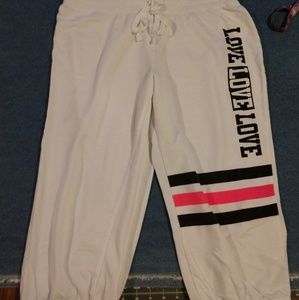 Last Chance ❤️Capri sweats, L